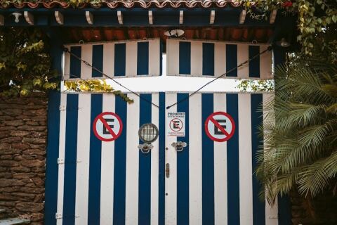 Clôture et portail : prix, réglementation et voisinage